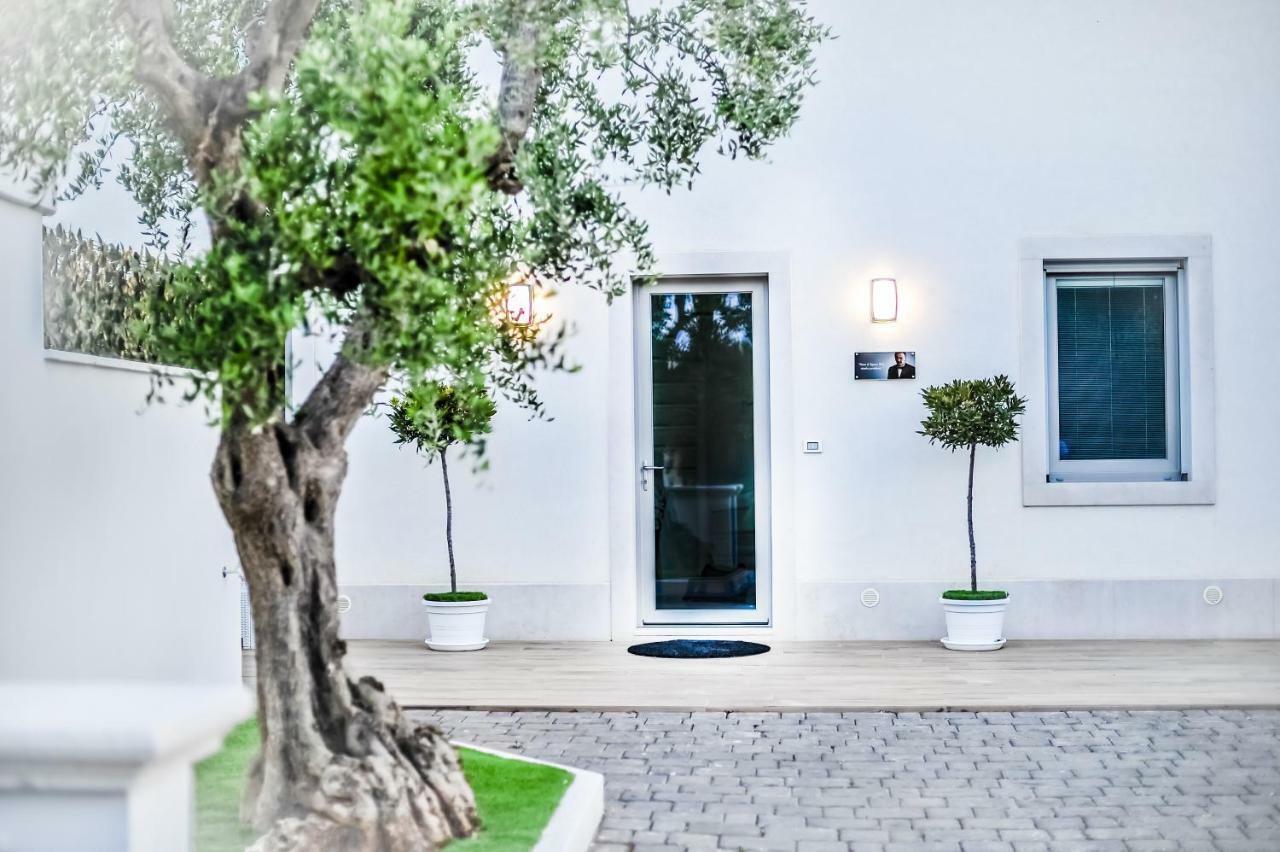 Bed and Breakfast Dal Signor Wolf Пецце-ди-Греко Экстерьер фото